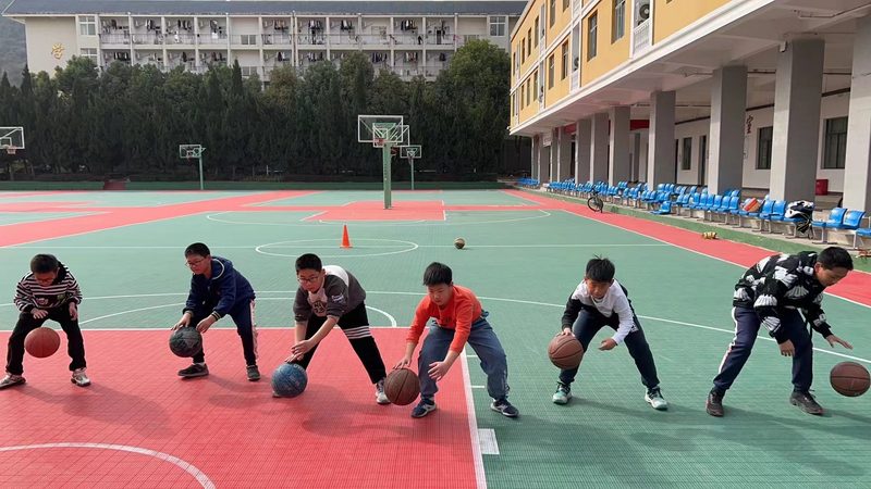 叉车操作证复审考核主要包括以下内容：