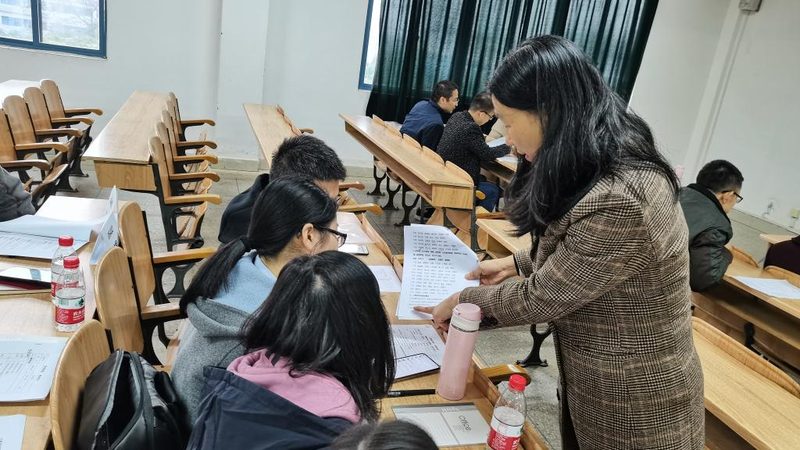 小标题：瑜伽教练培训，行业背景解读